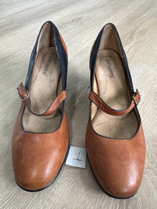 Softspots Shoes - Softspots Two-Tone Mary Jane Heels in Brown and Black
